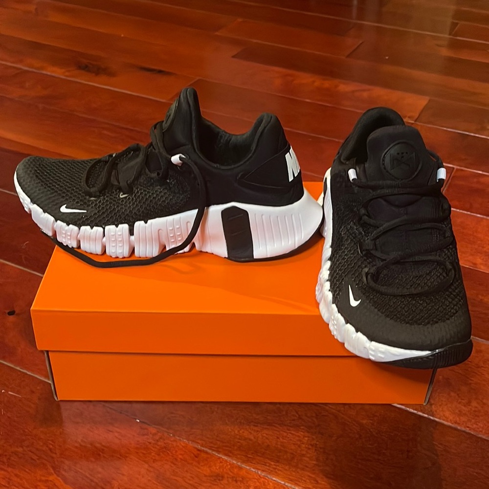 W Nike Free Metcon 4 , Size 8.5